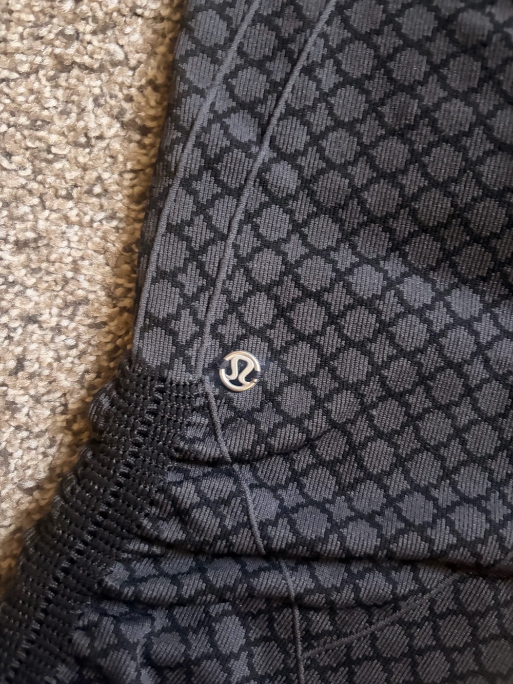 Lululemon Geometric Pattern Capri Leggings Size 8 - Picture 3 of 5
